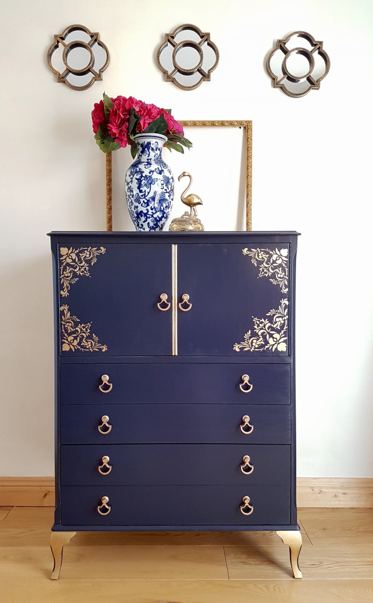 Classical Linen cabinet