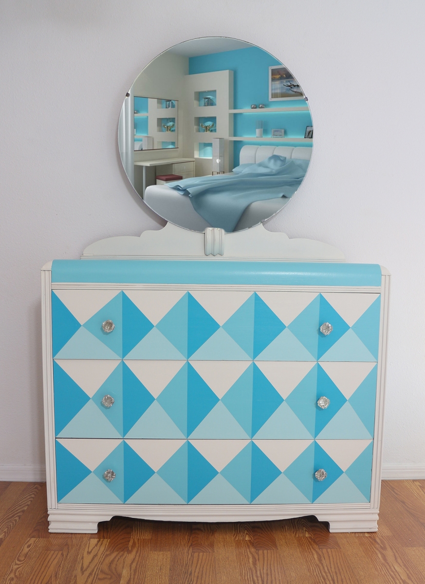 Tiffany Blue (front view)
