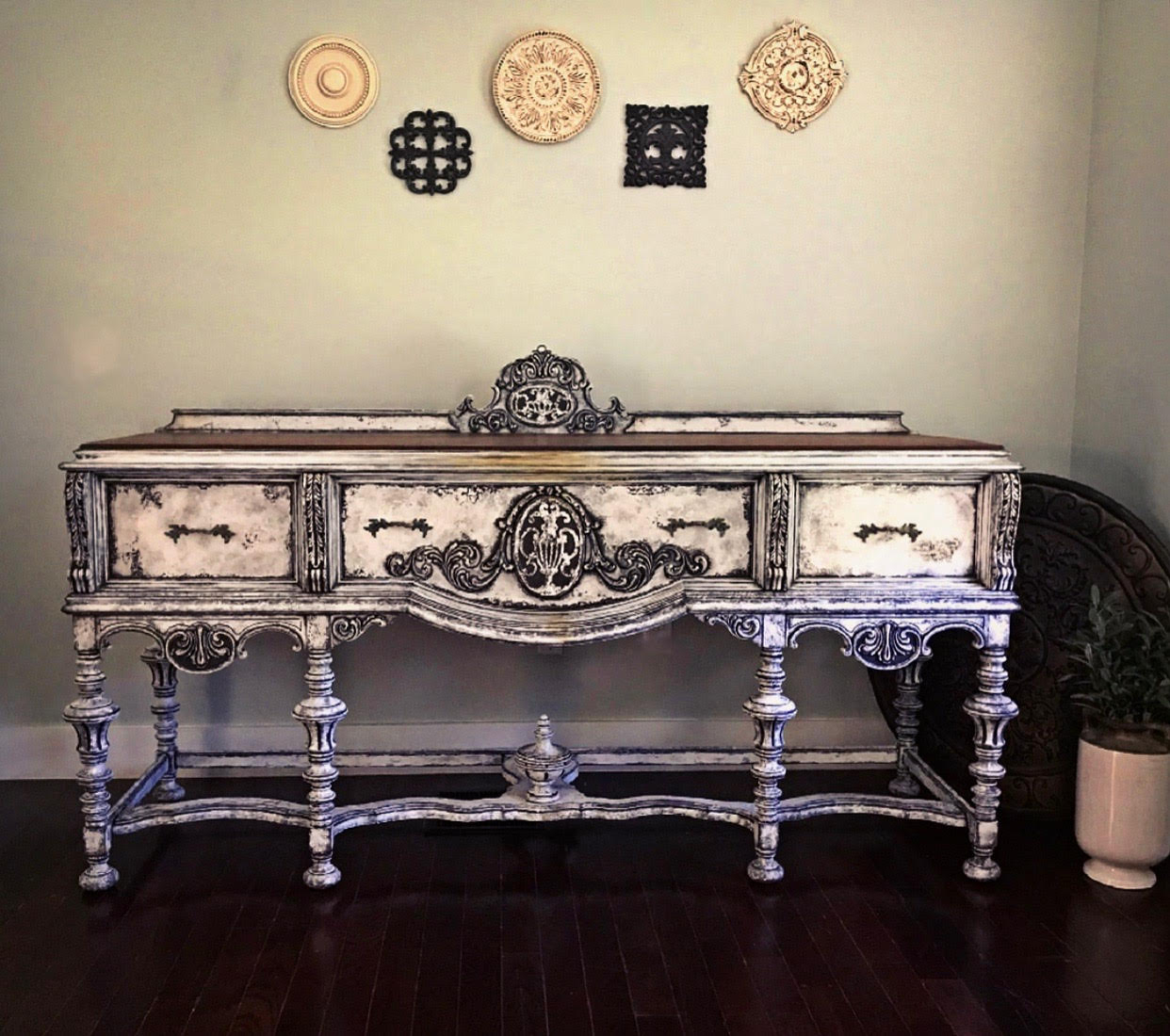 Old World Urn Buffet