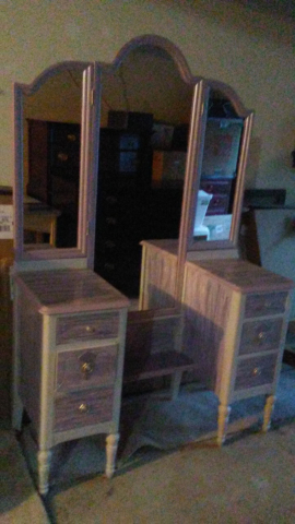 Eulissa's Vanity After in the garage just finisihed