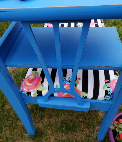 Retro Chic Gossip Bench