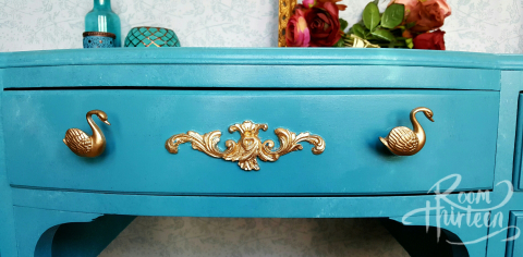 Swan Lake Dresing Table Details