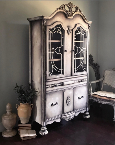 Romantic Jacobean Hutch